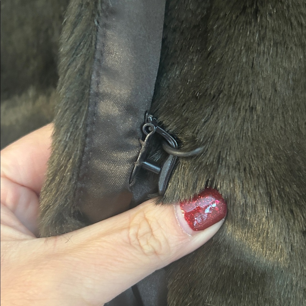 Midnight Velvet Faux Fur Jacket Hook Closure Sleeve and Hem Detail Size Large - Picture 10 of 12